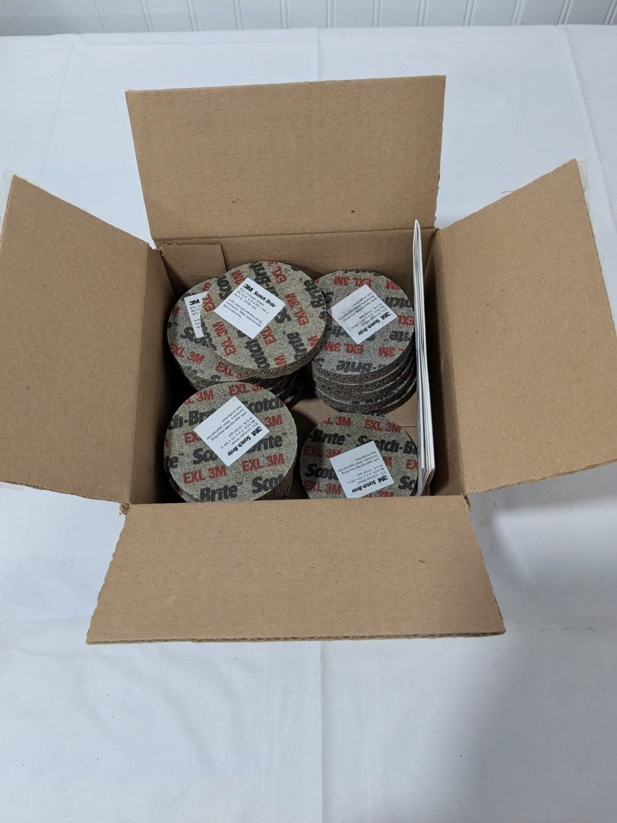 3M Deburring Wheel: 3" Dia, 1/2" Face Width, 3/8" Hole Box of 17 00048011185606