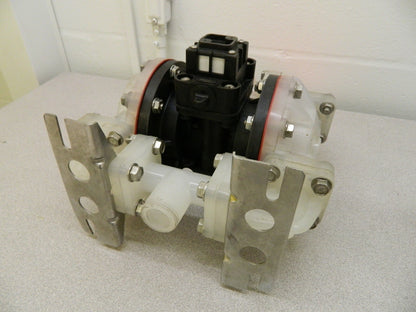 SandPIPER Air Operated Diaphragm Pump 1/2" NPT Nonmetallic S05B2P1TPNS000