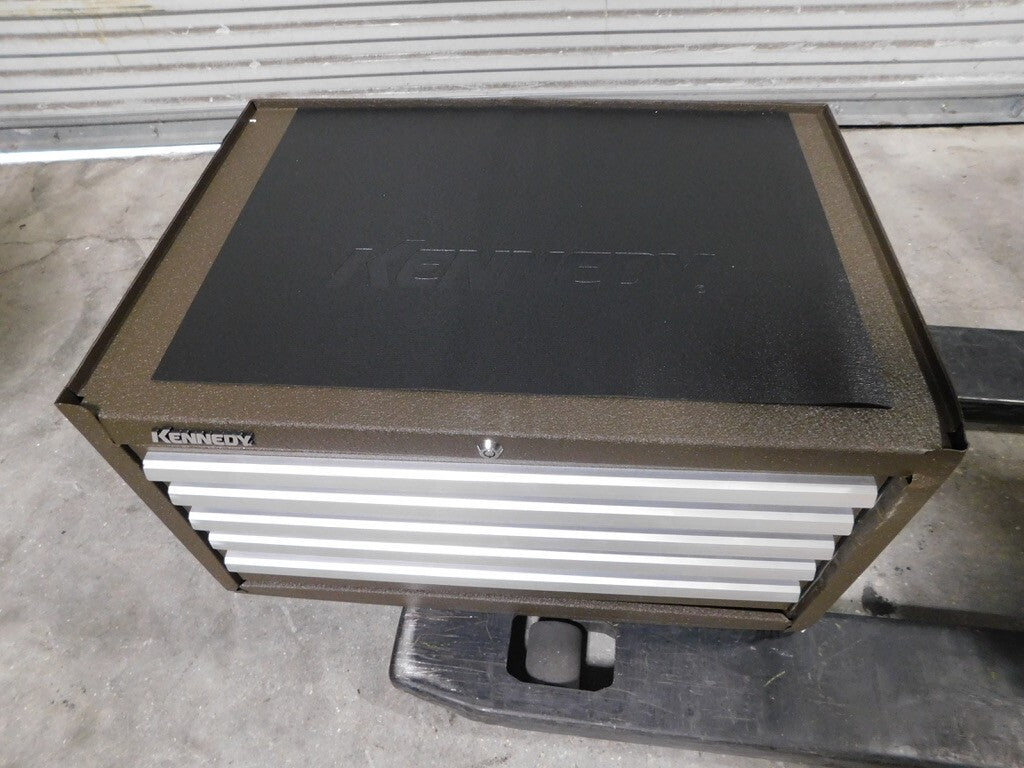 KENNEDY Tool Chest: 5 Drawers 20" OAD 16-5/8" OAH 29"OAW DAMAGED 2805XB