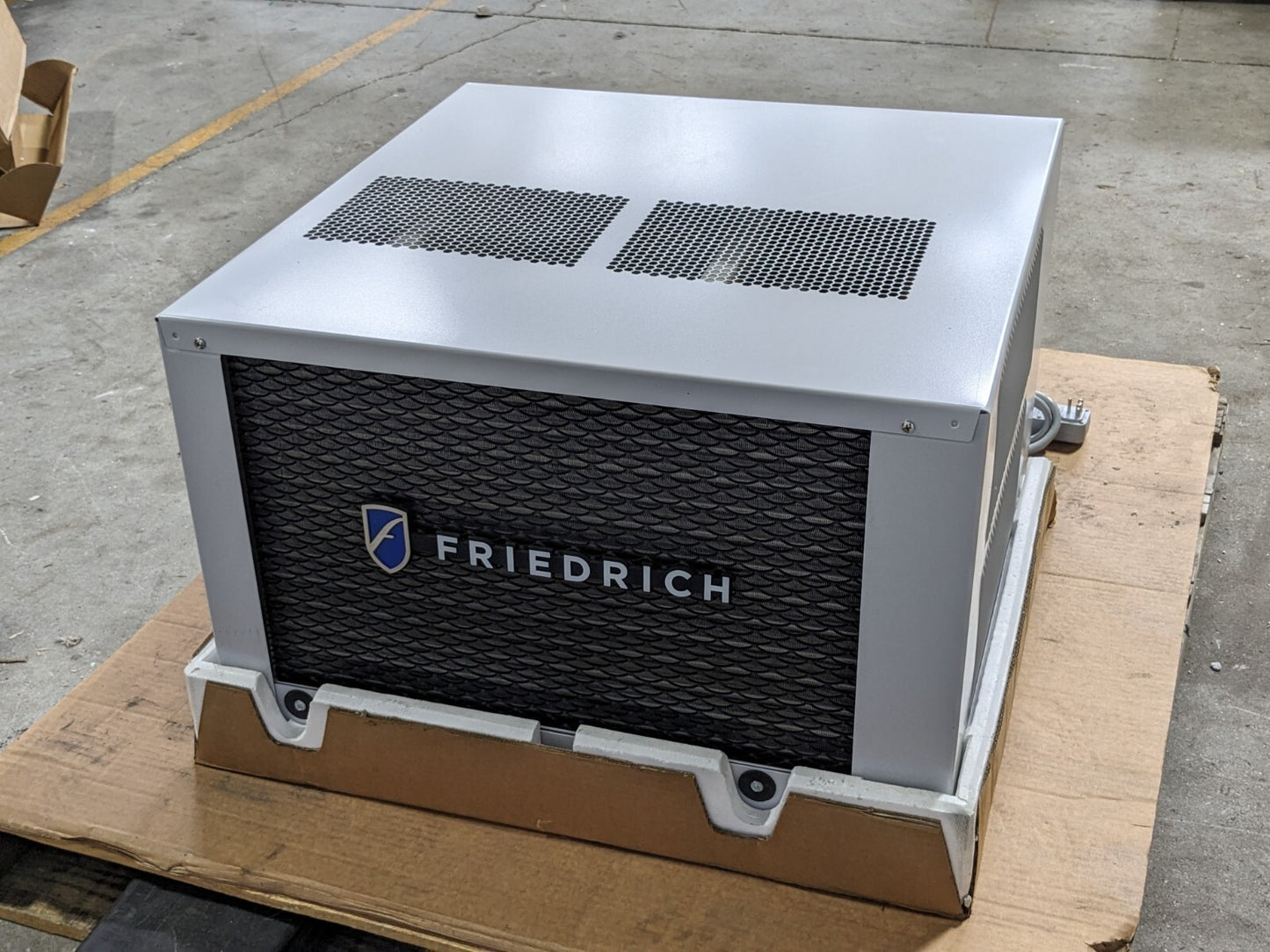 Friedrich Kuhl Smart Room Air Conditioner Window AC Unit 13600 BTU 115v