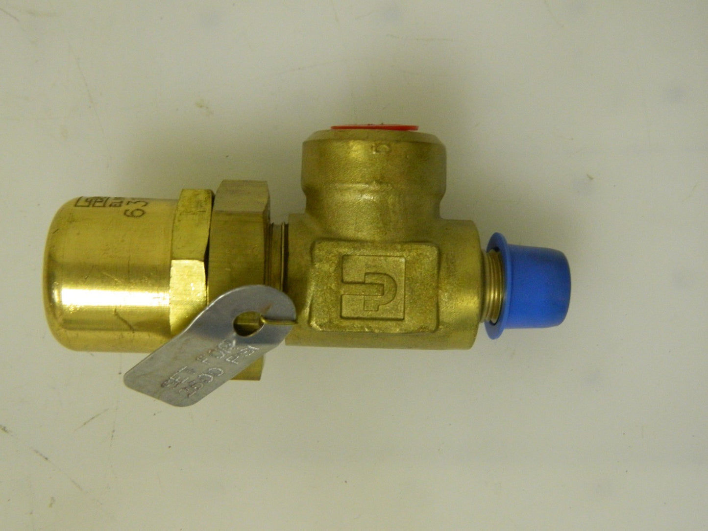 Parker Relief Valve 1/4" Inlet 1-11/16" Wide 3-3/4" High 631B-12-