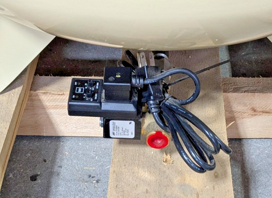 Ingersoll Rand 80Gal Air Compressor 2475N7.5-P  230V/1ph 7.5HP *New/Damaged*