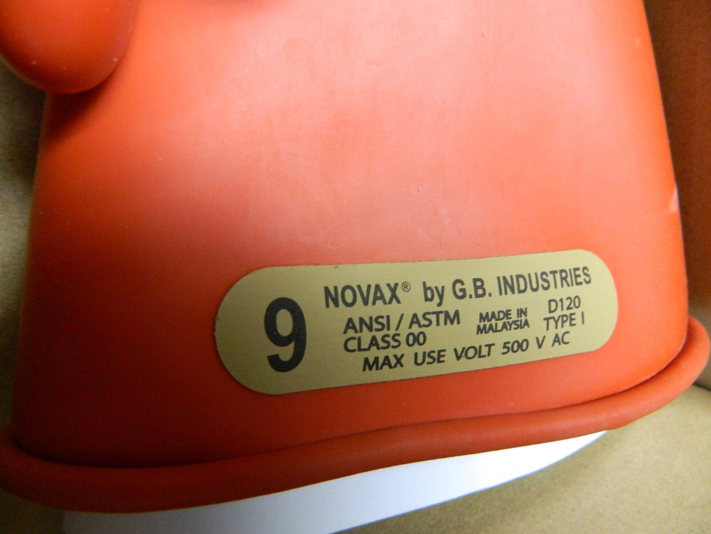 NOVAX Class 00, Size L (9), 11" Long, Rubber Lineman's Glove