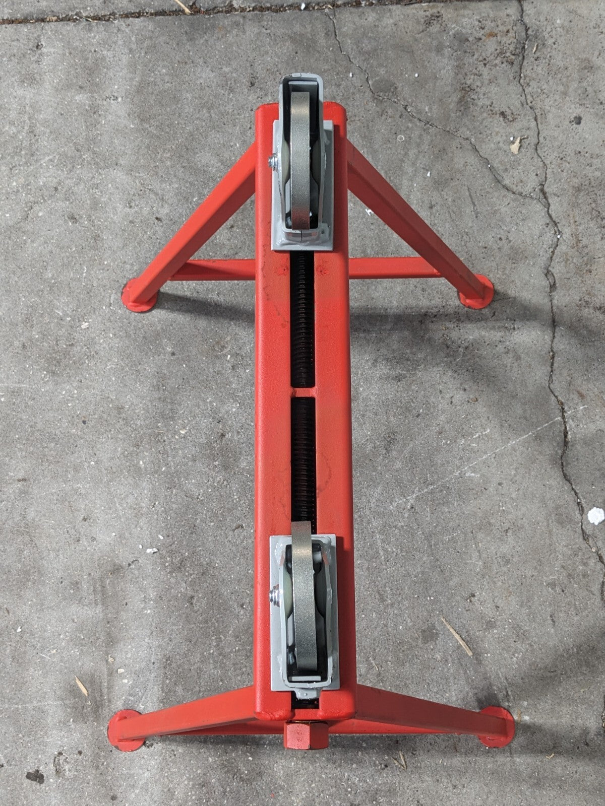 Ridgid Pipe Stand w/ Adjustable Steel Roller Heads 1/4" to 36" Capacit