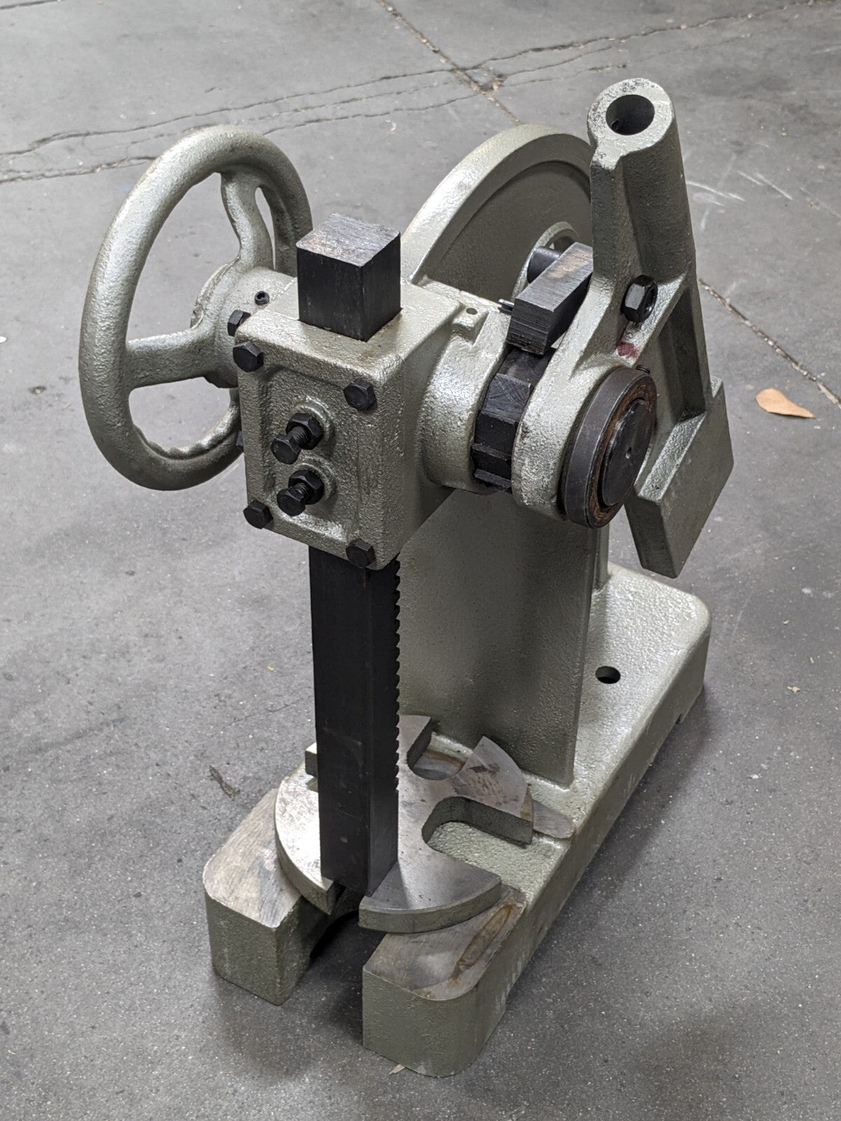 Ratchet Type Arbor Press 3 Ton Max. Pressure 1-1/2" x 18" Ram 12" Stroke