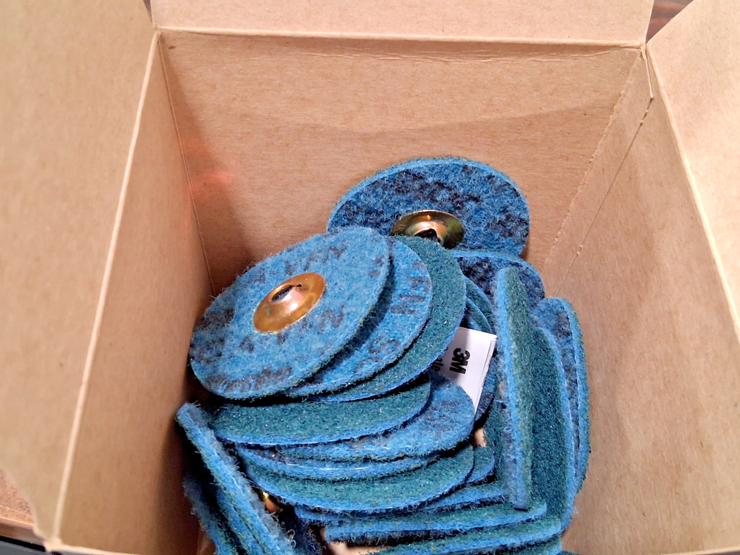 3M NonWoven Silicon Carbide Quick-Change Discs QTY25 Roloc TSM 3" Dia 7000120998