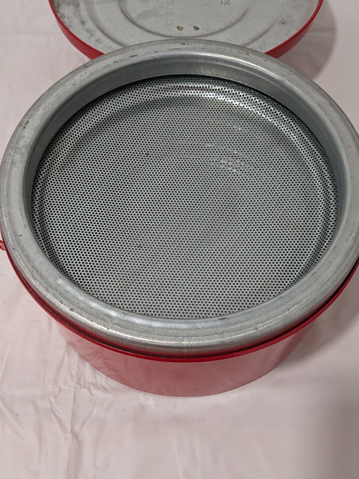 Eagle 2 Quart Capacity, Coated Steel, Red Bench Can B602