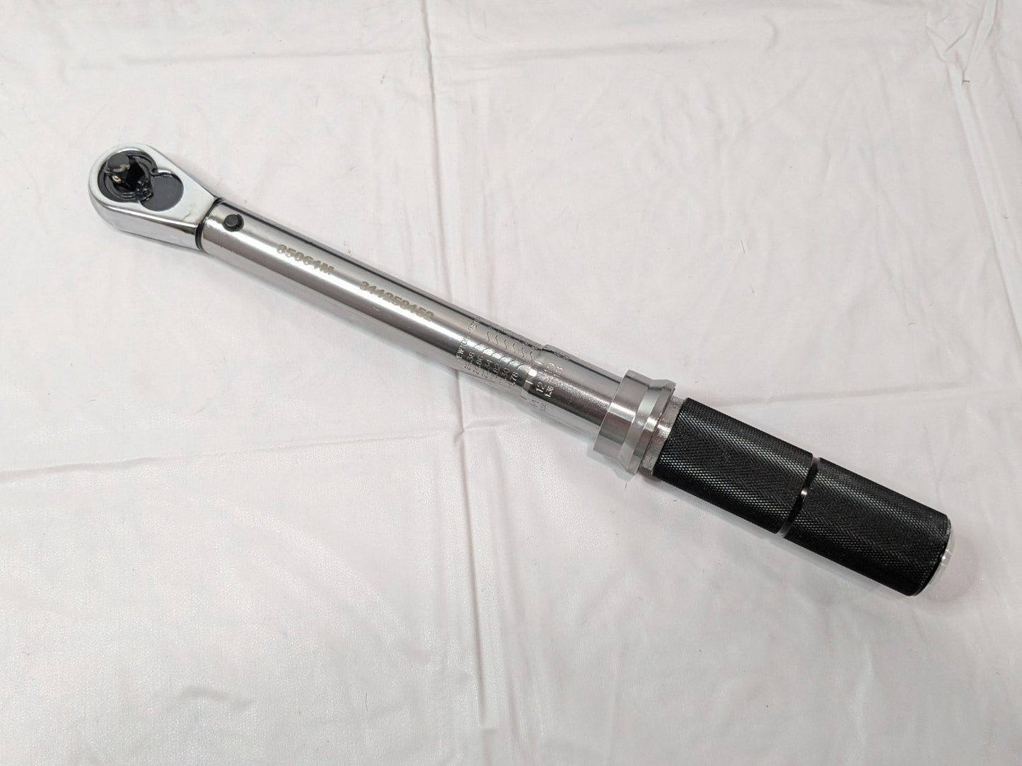 GEARWRENCH Micrometer Torque Wrench 3/8" DR 30"-250" Lb Max 85061M