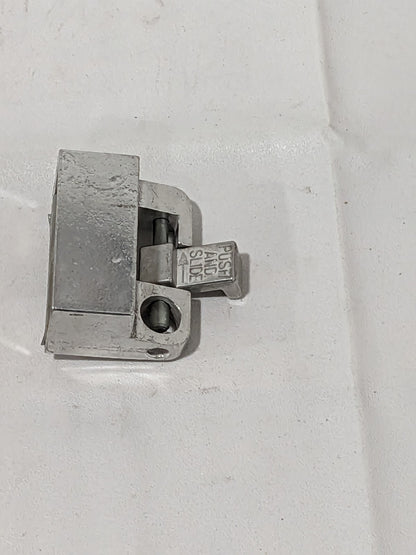 Cutler-Hammer Compact Oiltight Pushbutton Padlock Attachment E30KT2