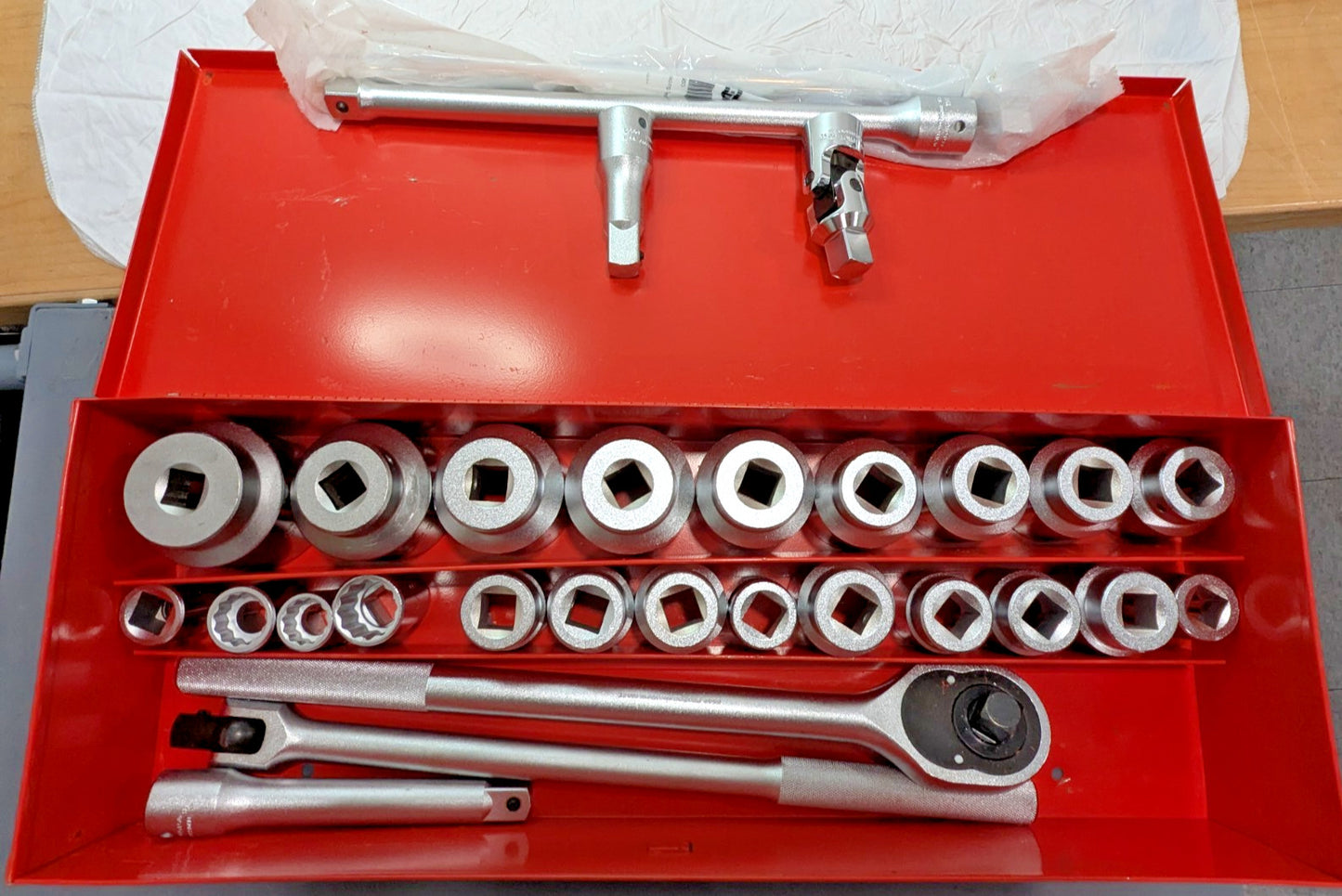 Proto 29 Piece 3/4″ Drive Socket Set 12 Point w/Metal Box J55104A