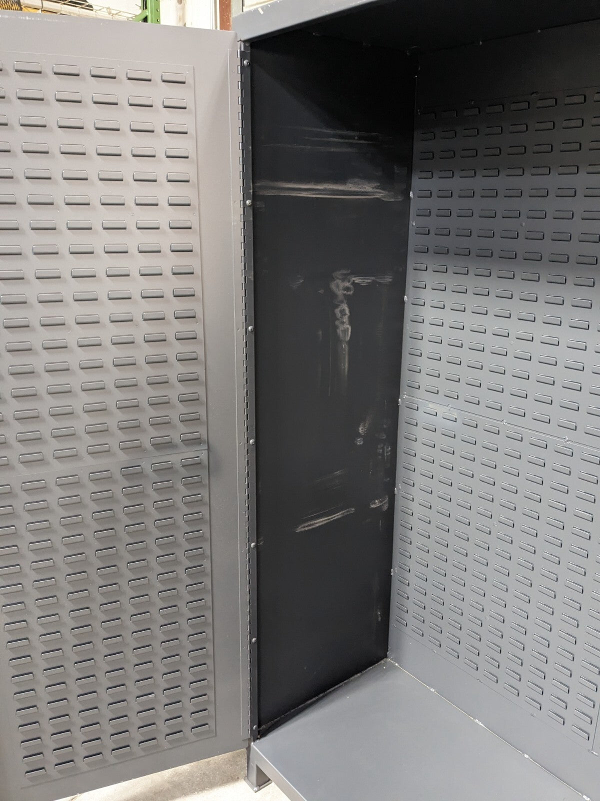 Valley Craft Heavy Duty Welded Storage Cabinet w/ Bins F87953A7 Scratch N Dent