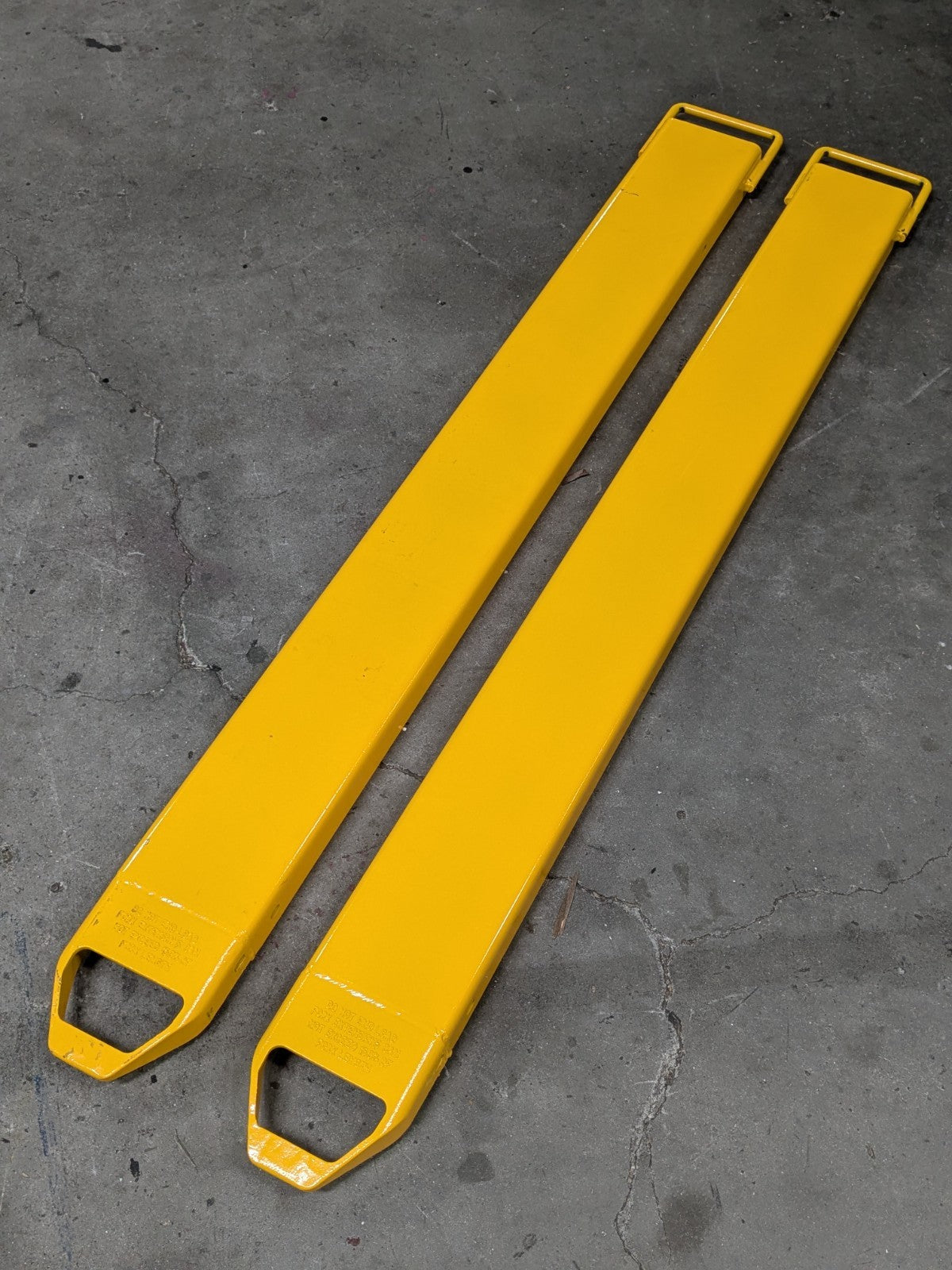 Vestil Heavy Duty Steel Fork Extensions 6 In. x 72 In. 4000 lb. Capacity FE-6-72