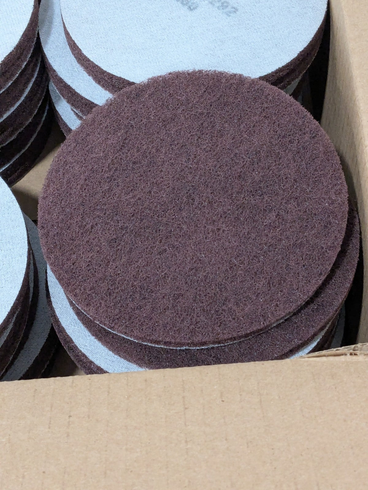 3M Hook &amp; Loop Disc: 5" Dia, Non-Woven, Aluminum Oxide Box of 40 29292