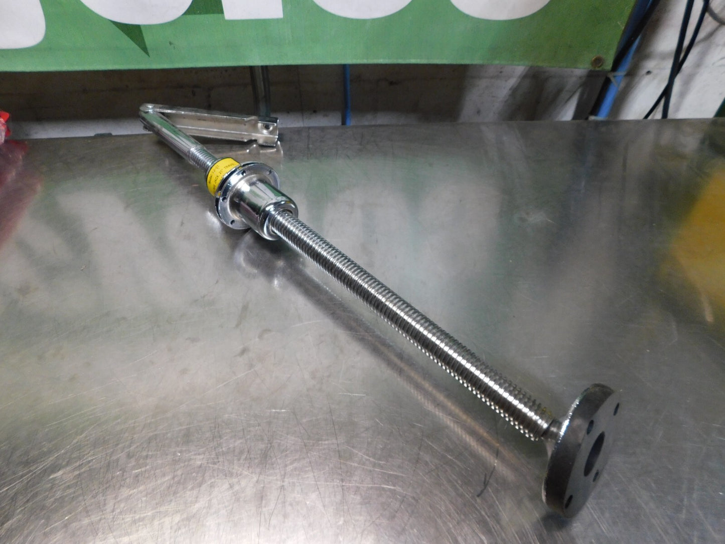 Pro-Grade 30" Overall Height 5,000 Lbs Load Limit Leveling Jack LJ-21 INCOM