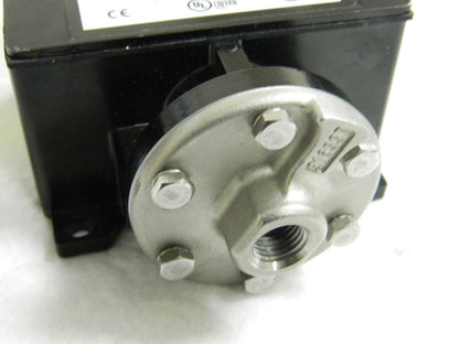 Ashcroft Watertight Single Setpoint Pressure Switch 1/4" Thread B424V30XCY