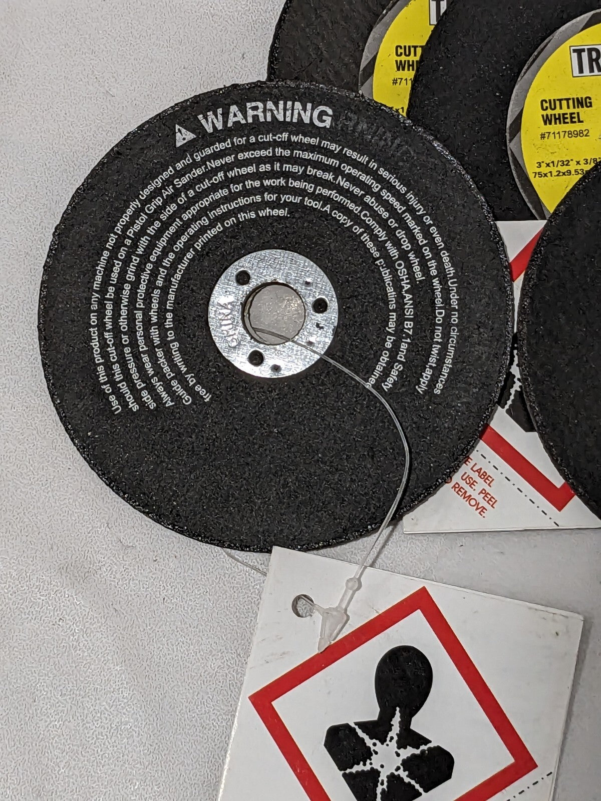 Tru-Maxx Cutoff Wheel Type 1, 3" Dia, 1/32" Thick, 3/8" Hole, AO Qty 18 71178982