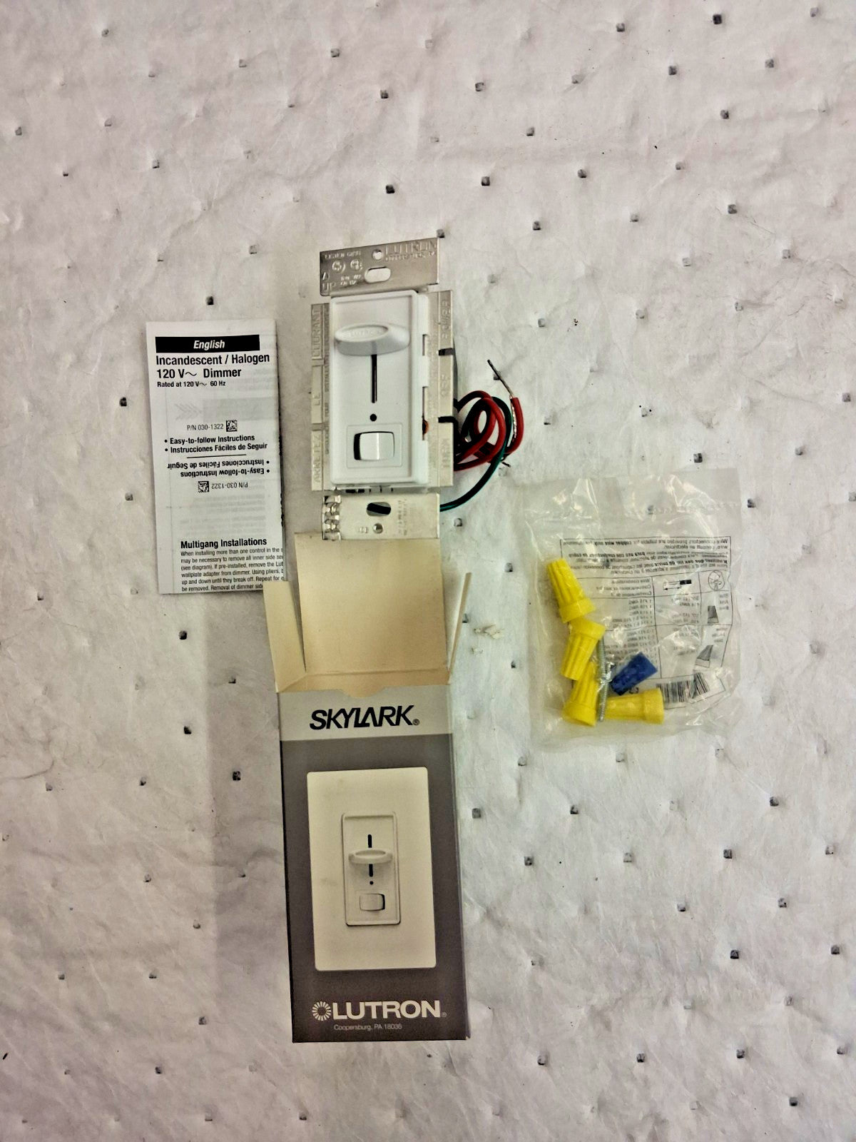 Lutron Skylark LED Dimmer 150/600 W Single-Pole/3-Way SCL-153P-WH