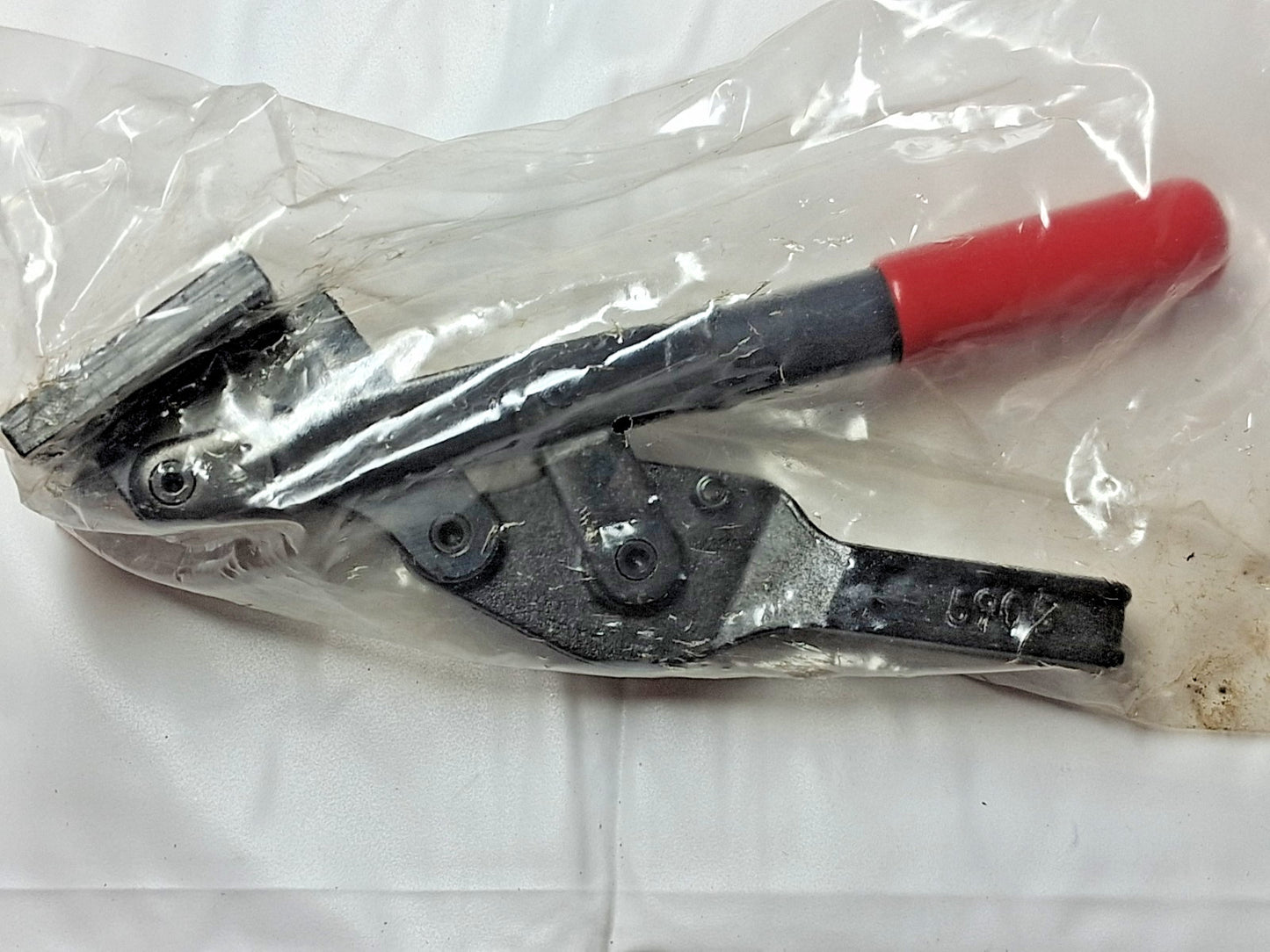De-Sta-Co Solid Bar Manual Vertical Hold-Down Toggle Clamps 5905