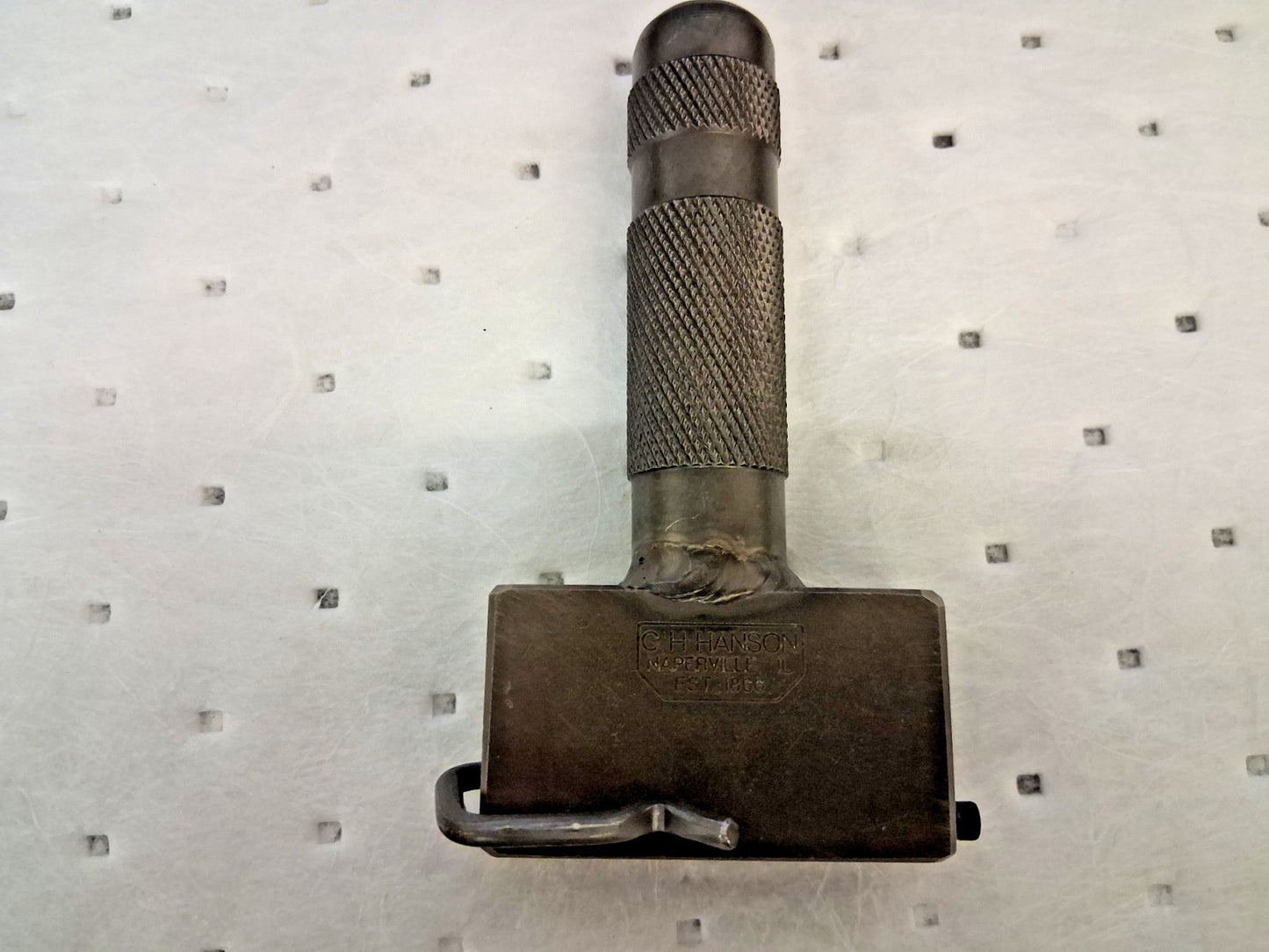 C.H. Hanson 1/8" Character Hand Model Type Holder 27624