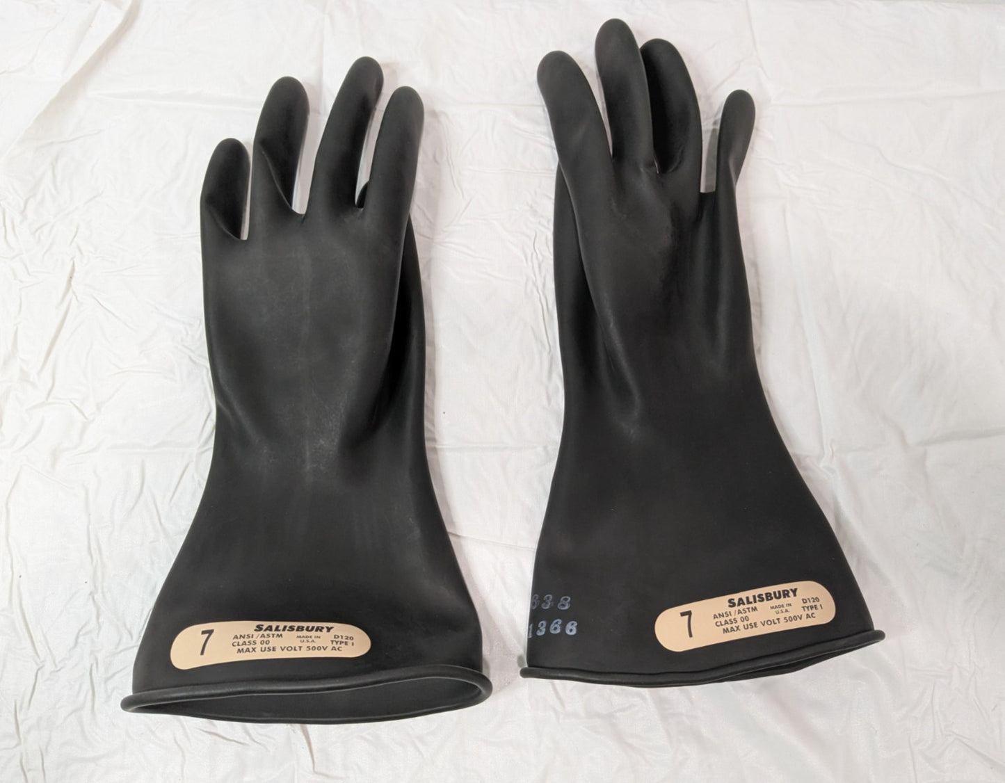 Honeywell Salisbury Rubber Insulating Gloves Class 00 Size 7 11'' Black E0011B/7