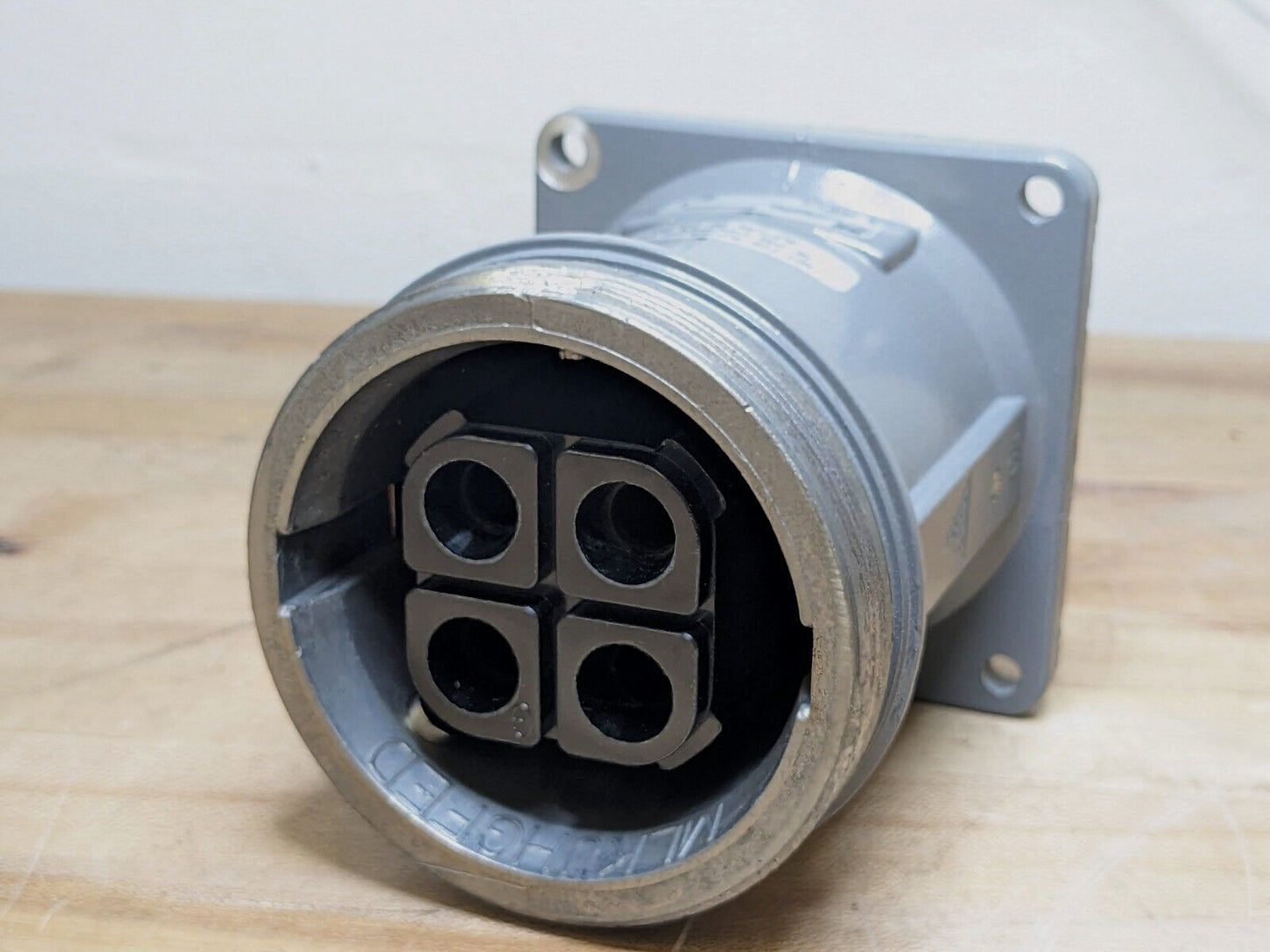 Russellstoll JCS1534D Industrial Connector 150 Amp 250/600 VAC 3-Pole 4-Wire