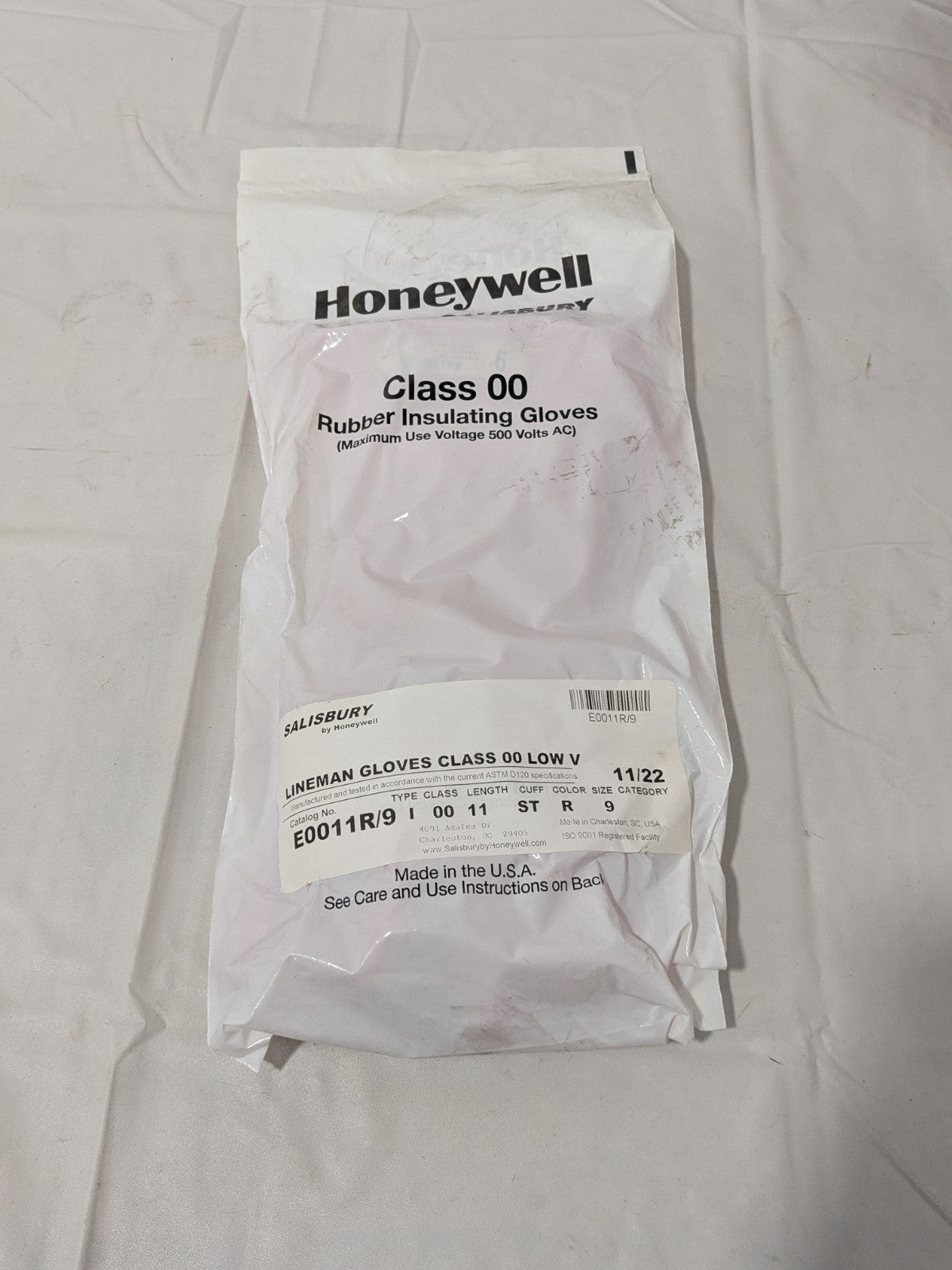 Honeywell Rubber Linesman Gloves: Class 00, Size Large, 11" Long E0011R9