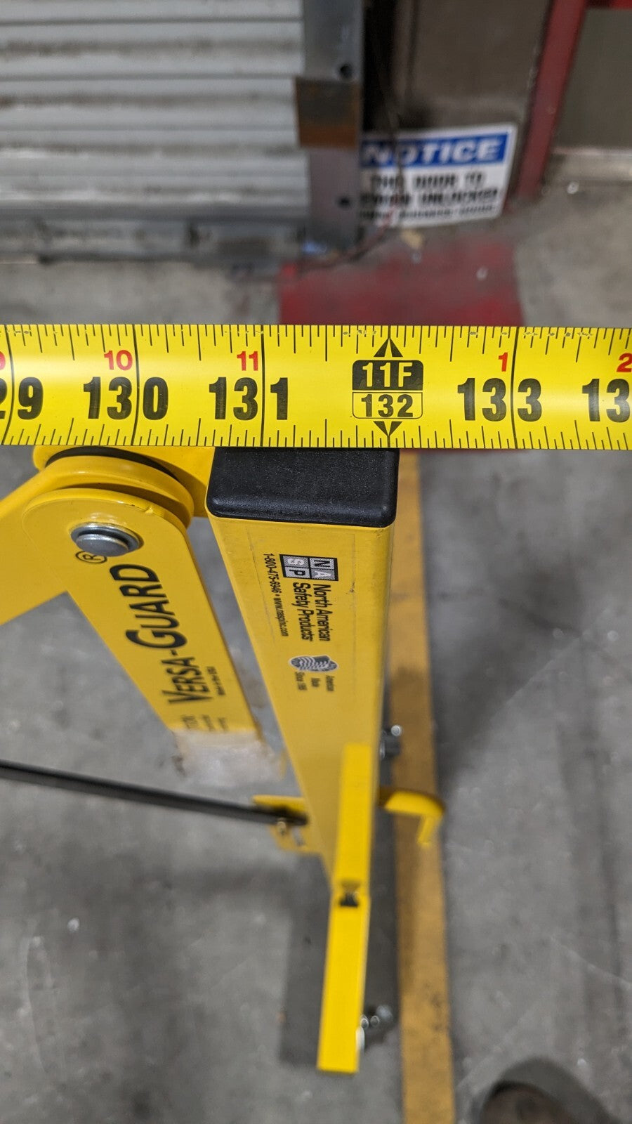 Expandable Barricade 37 x 11' Aluminum & Steel Frame Black & Yellow Aluminum