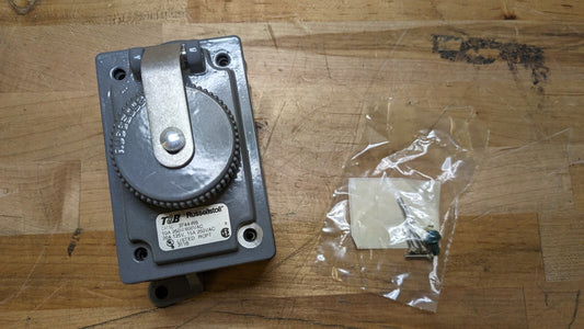 Russellstoll Receptacle 3744-RS 10/15A 125/250/600V 3W 4P New Surplus