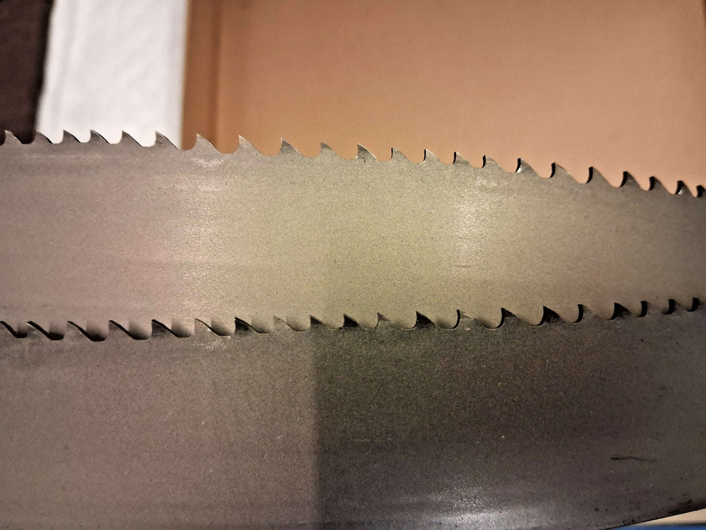 Irwin Blades Welded Bandsaw Blade 13ft 6" L x 1-1/4" W x 4-6 TPI 87859