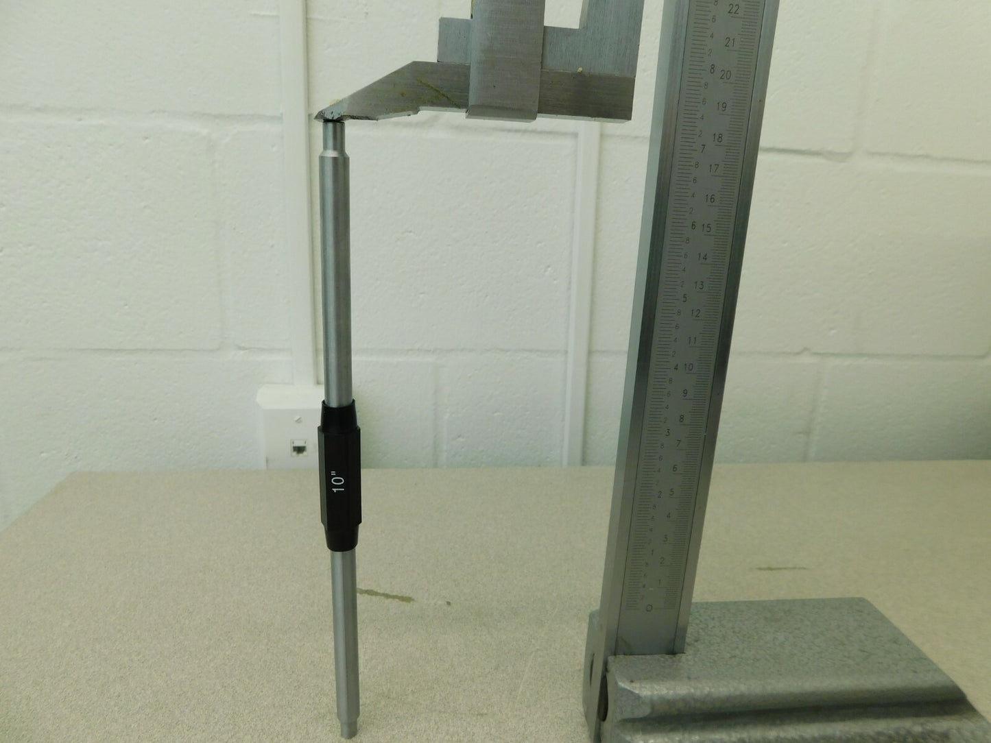 Pro-Grade Vernier Height Gage 0 to 24" Measurement 0.001" Graduation 0