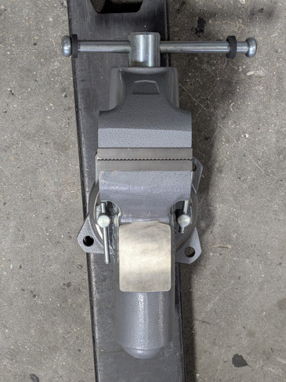 Wilton Round Channel Machinist Vise w/ Swivel Base 5" Jaw Width 8" Ope