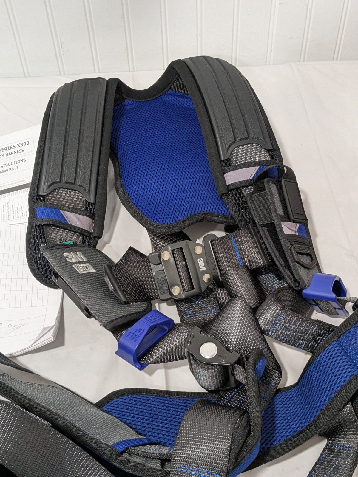 DBI-SALA Fall Protection Harnesses: 420 Lb, Vest Style, Size Large 7012816115