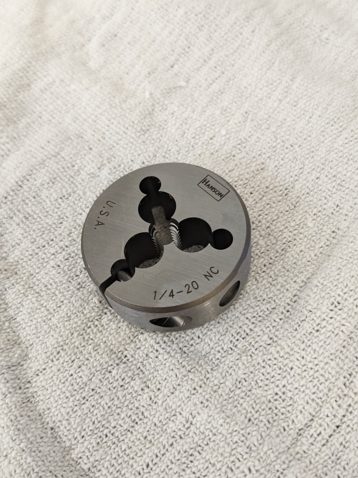 TITAN USA Round Die: 1/4-20, 1-1/2" OD HSS TE80128