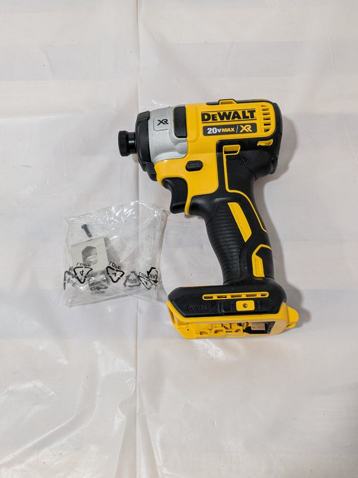 DeWALT 20V MAX XR Cordless Brushless 1/4 in. 3-Speed Impact Driver DCF887B