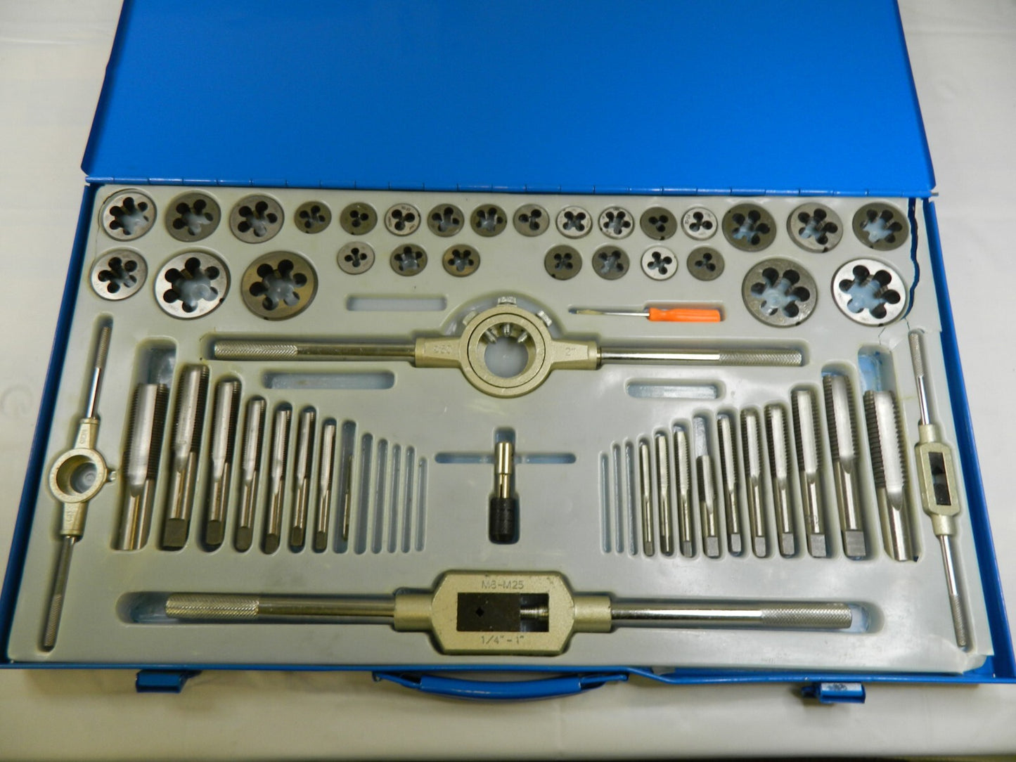Interstate #4-40 to 1-14 Tap, NPT, UNC, UNF, Tap and Die Set INCOMPLETE CCT1569