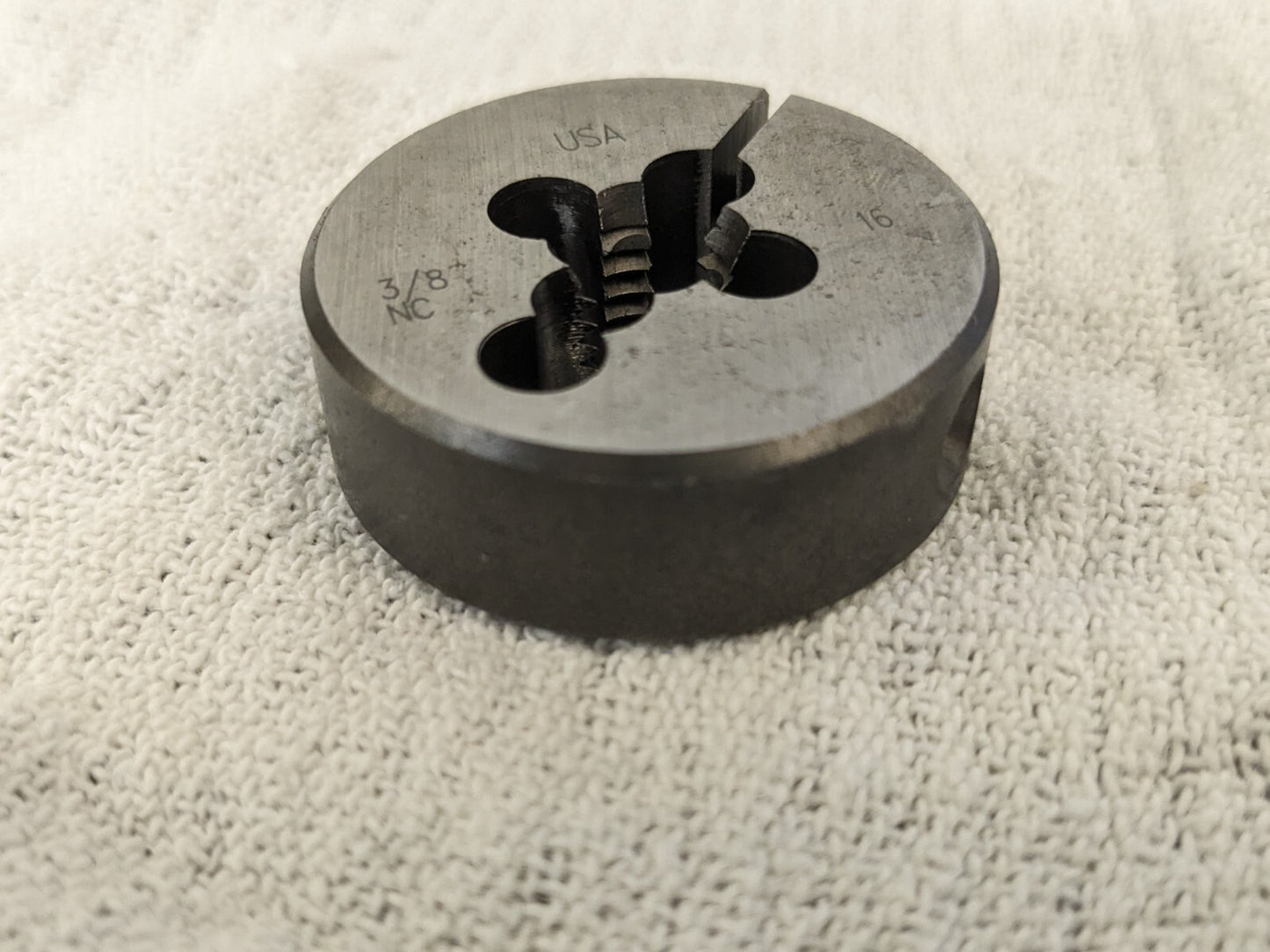 TITAN USA Round Die: 3/8-16, 1-1/2" OD, Carbon Steel TE80143