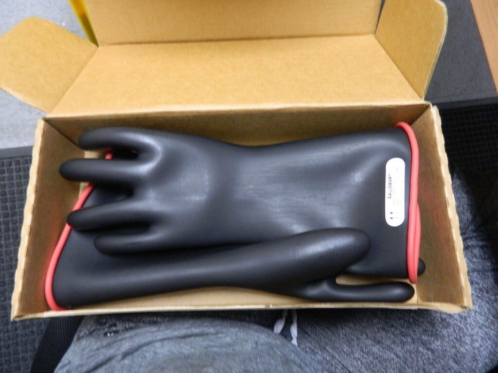 SALISBURY BY HONEYWELL Class 1, Size 2XL (11), 14" Long, Rubber Lineman's Glove