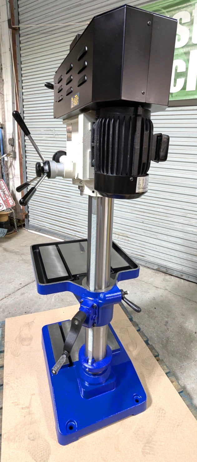 Vectrax Mill / Drill Machine  20" Swing 170 - 2000 RPM 220v 3ph *Scratch & Dent*