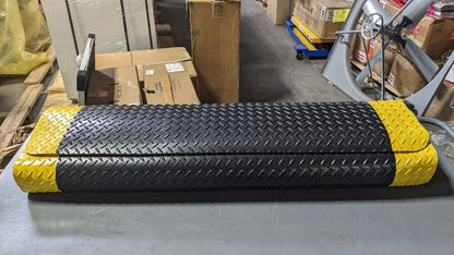 PRO-SAFE Anti-Fatigue Mat 8' x 4' x 9/16 Vinyl Beveled Edges 390650903