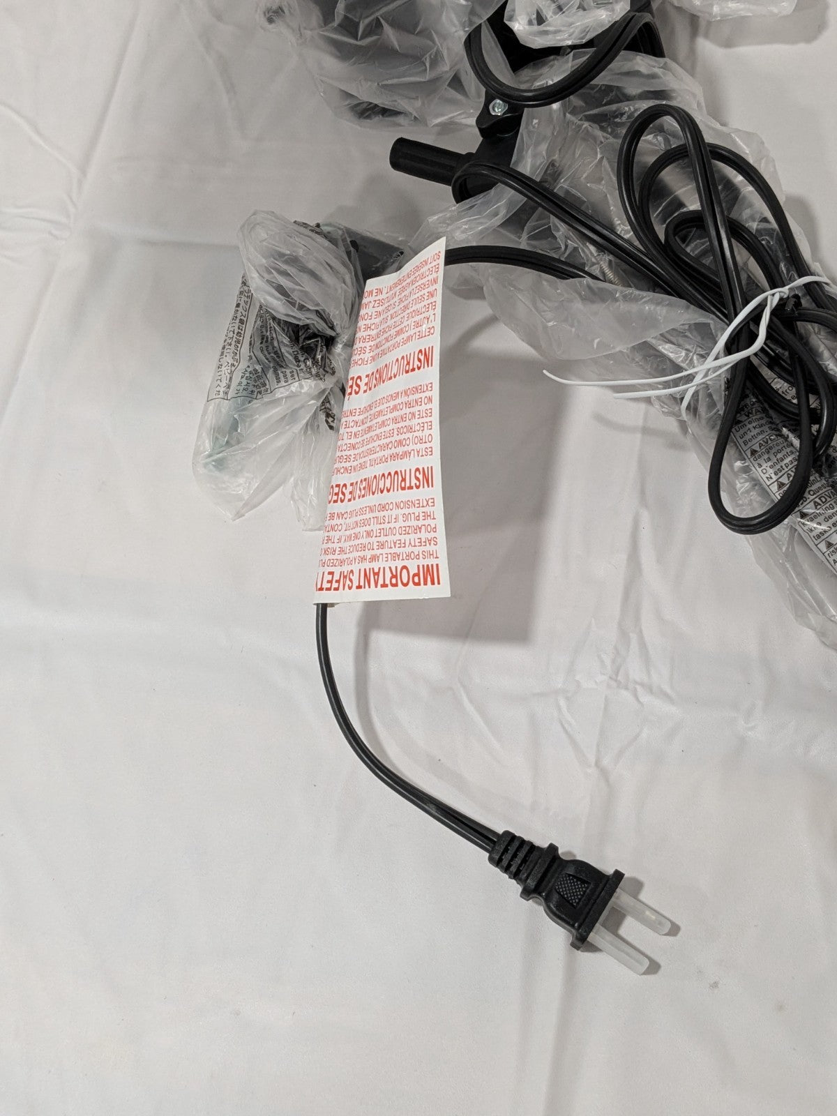 WorkSmart Task Light: Incandescent, 40" Reach, Swing Arm, Clamp-On 68989482