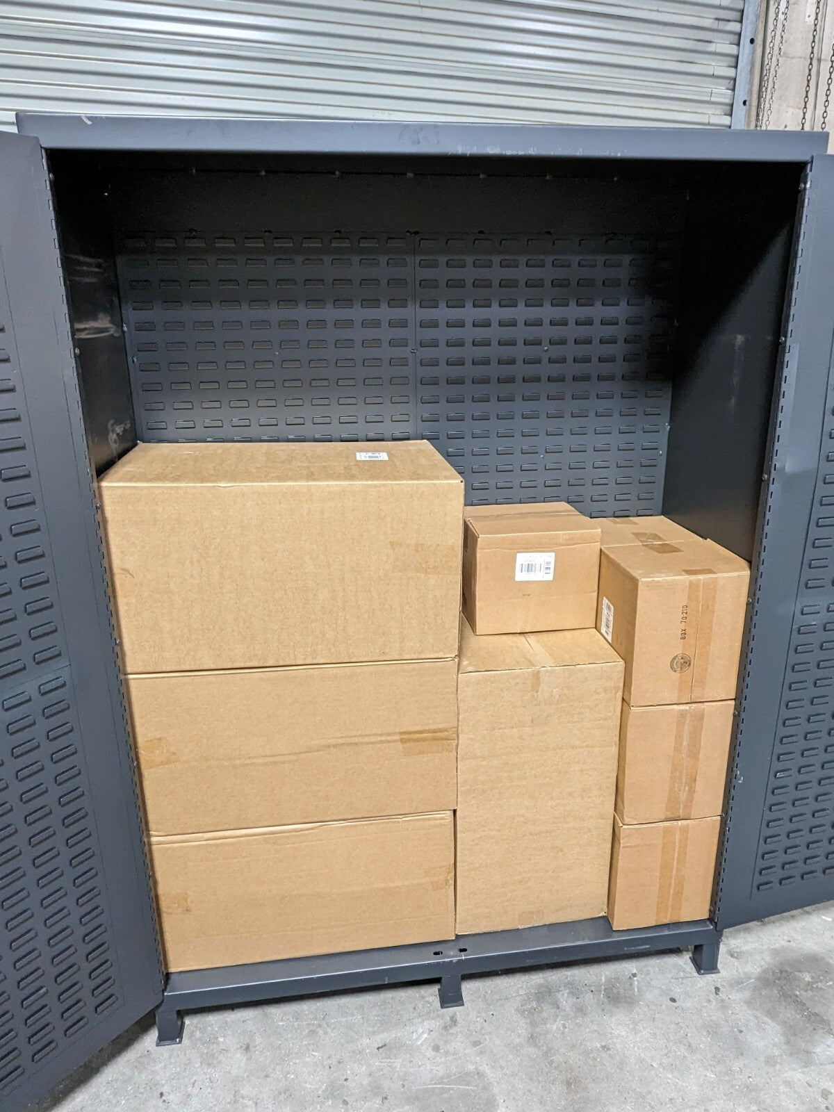 Valley Craft Heavy Duty Welded Storage Cabinet w/ Bins F87953A7 Scratch N Dent
