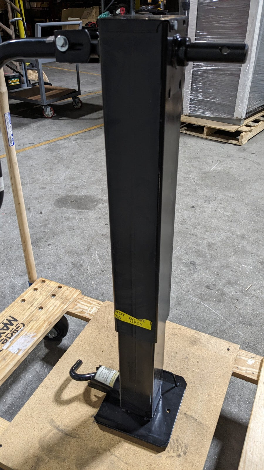 Square Sidewind Trailer Jack 12k Lb Load Capacity 31 to 57" Service Height