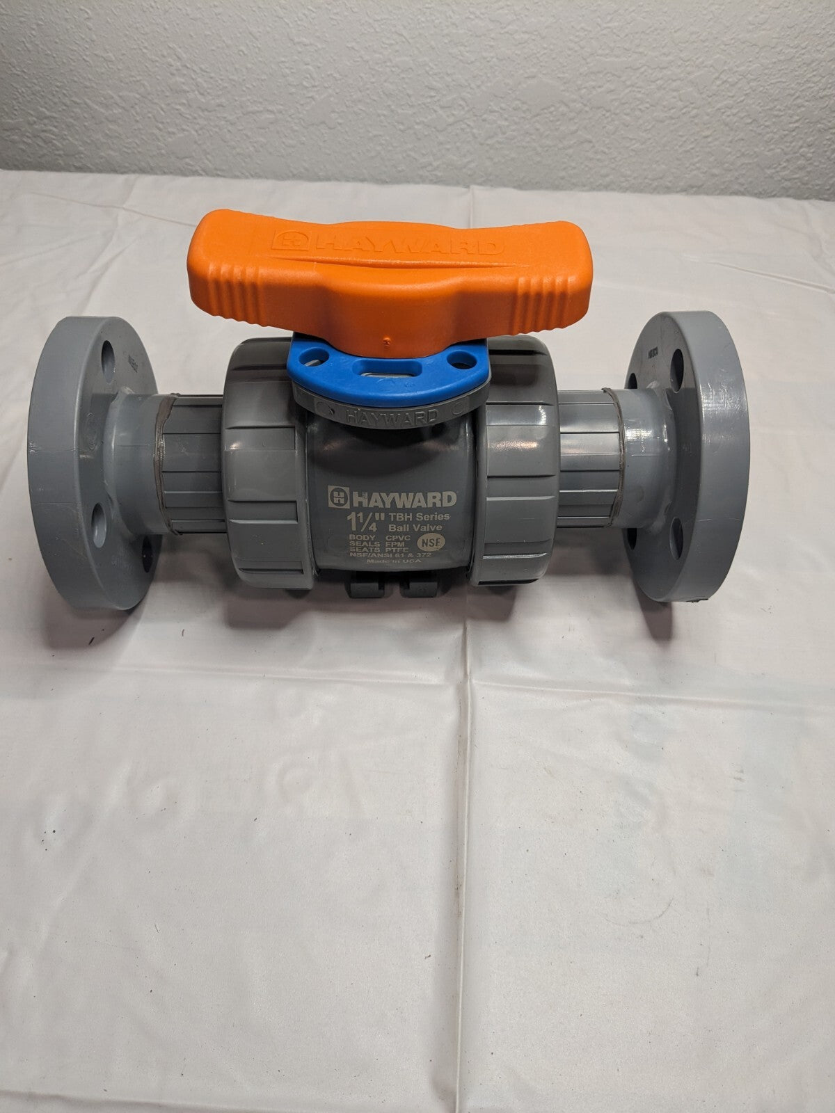 Hayward Manual Ball Valve: 1-1/4 Pipe, Full Port TBH2125A0FV0000