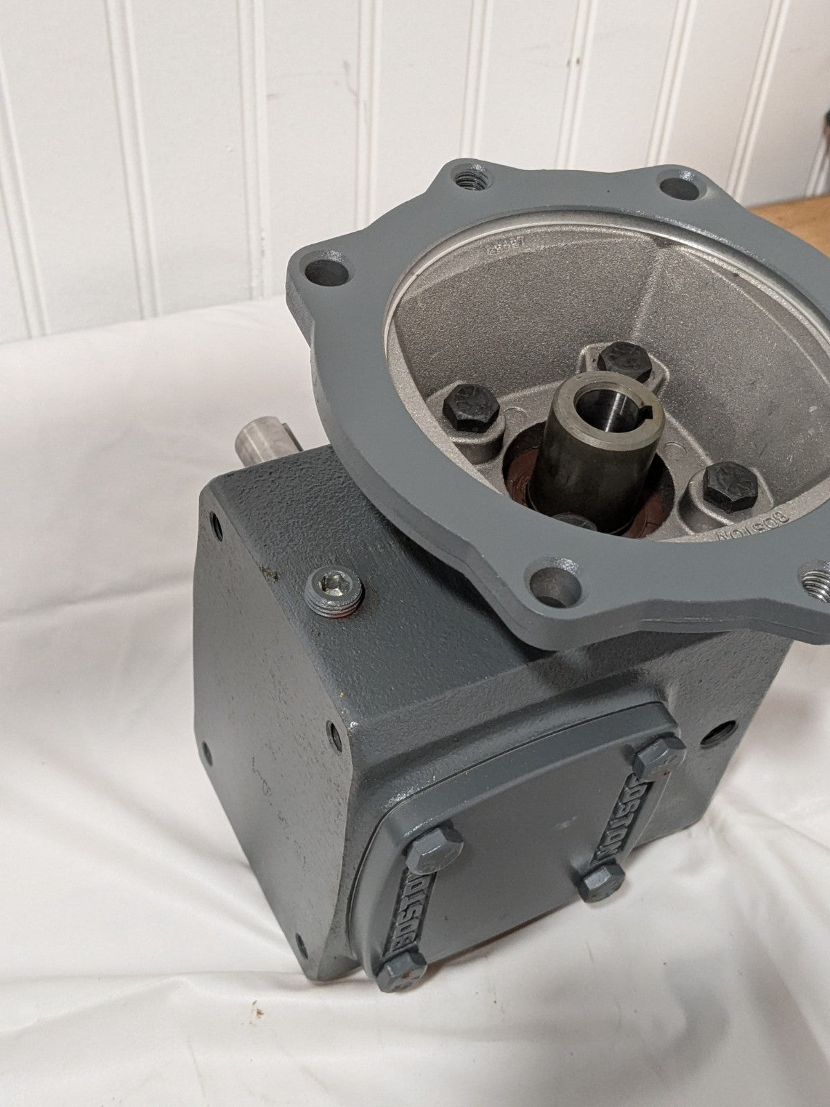 Boston Gear Speed Reducer: Quill, 1.54" Center to Center Shaft, 5:1 51894