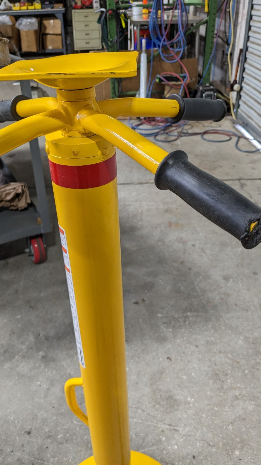 Vestil Trailer Stabilizing Jack 50,000 lb Static Capacity 44" - 51" Height SJ-35
