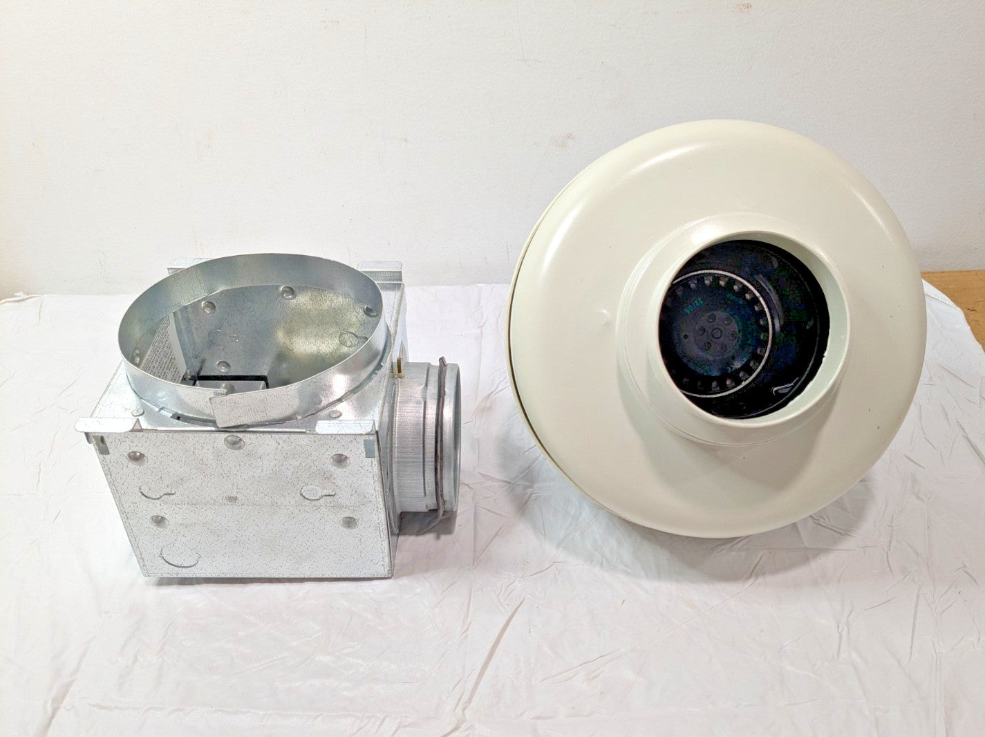 Fantech Duct Fan Fluorescent Vent-Light Kit REG 100FL