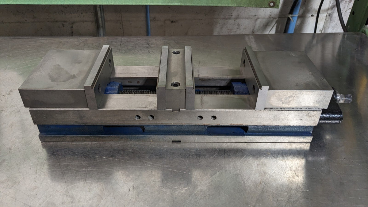 Machine Vise 4" Jaw Opening Horizontal Stationary Base 2" Jaw Height Incomplete