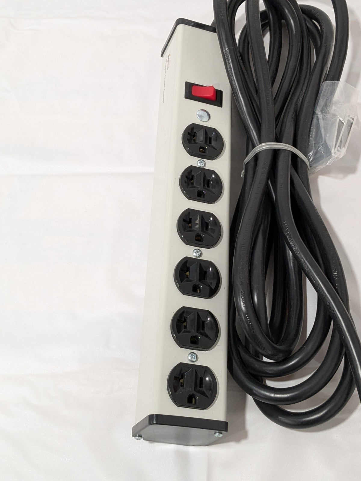 Legrand Multi-Outlet Power Unit 120V 20A 13-1/4"L, 6 Outlets 15' Cord