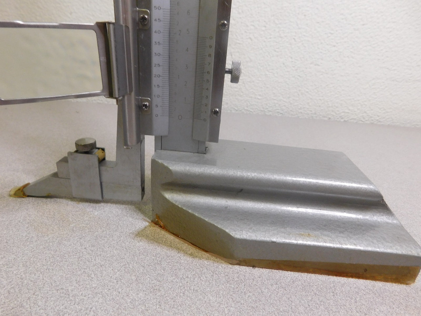 Precision Vernier Height Gage 0-24 Range Steel 0.02mm Graduation 622-8524
