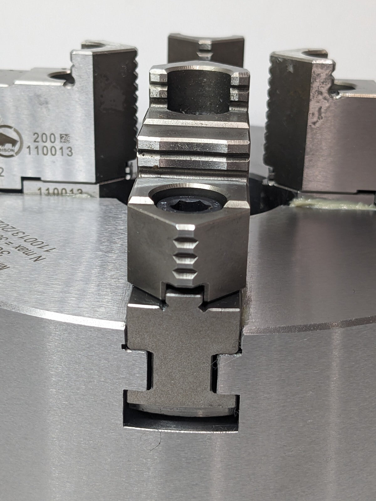 Bison 4 Jaw Self Centering Manual Chuck 8" Diam Plain Back 3605-8" 7-840-0800